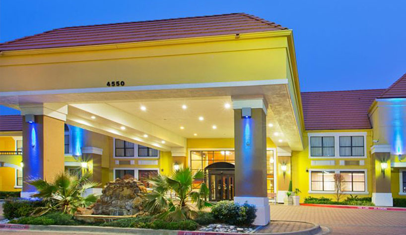 Holiday Express Inn & Suites at Dallas-Fort Worth (DFW) Airport North