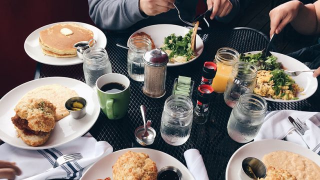 "Hilton Breakfast Alliance" Encourages Sharing Breakfast Together
