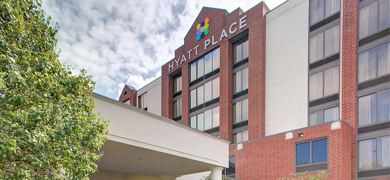 Hyatt Place Pittsburgh Airport/Robinson Mall sells - hotelbusiness