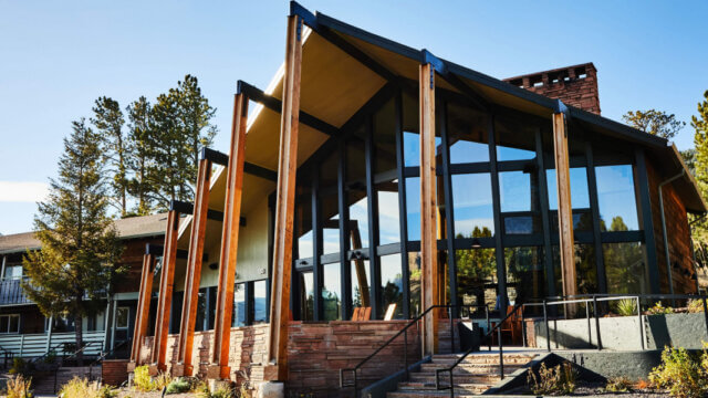 Trailhead Lodge Rocky Mountains