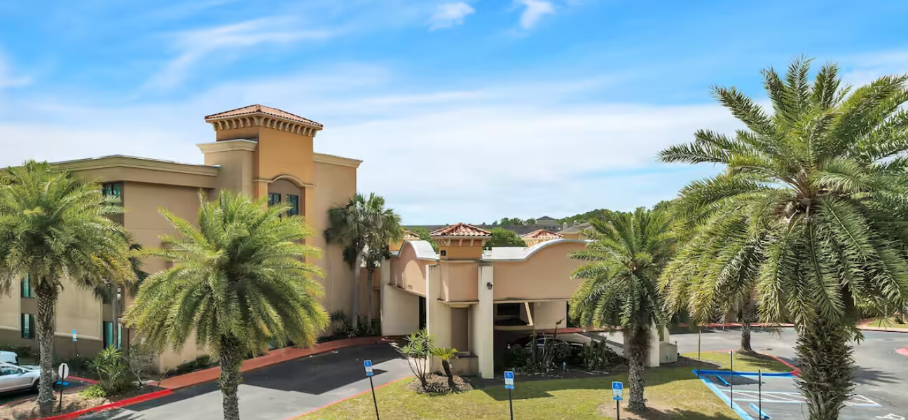Ramada by Wyndham Jacksonville I-95 by Butler Blvd